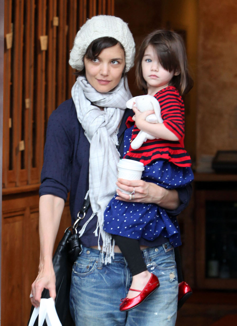 katie holmes suri cruise carries $850 handbag