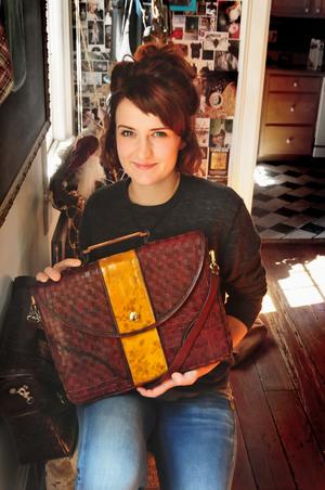 student handbag designer wins IHDA award