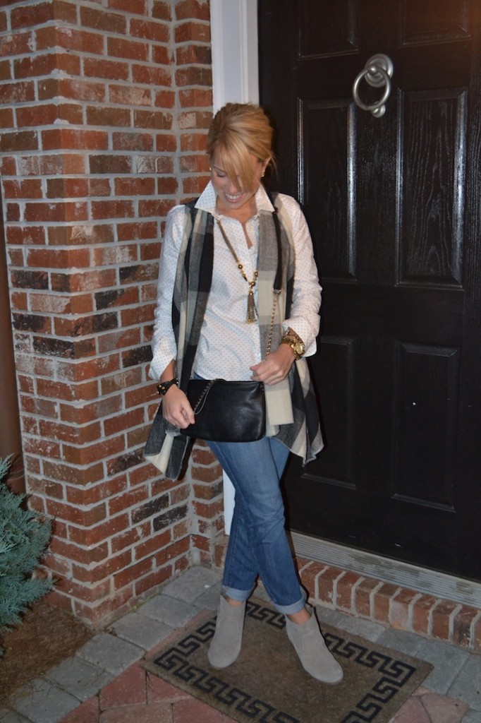 Peach Gingham blogger